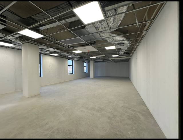 178M² OFFICE TO LET IN GLENADRIENNE